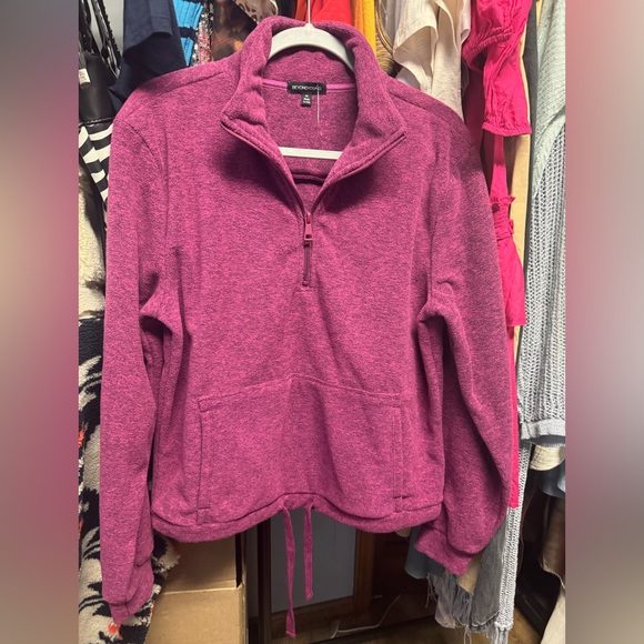 NWT Beyond Yoga New Terrain Pullover in Heathered Dark Beet Retail $99 - Picture 6 of 8